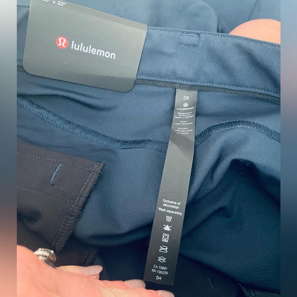 NWT Men’s Lululemon ABC navy slim pant size 28x32